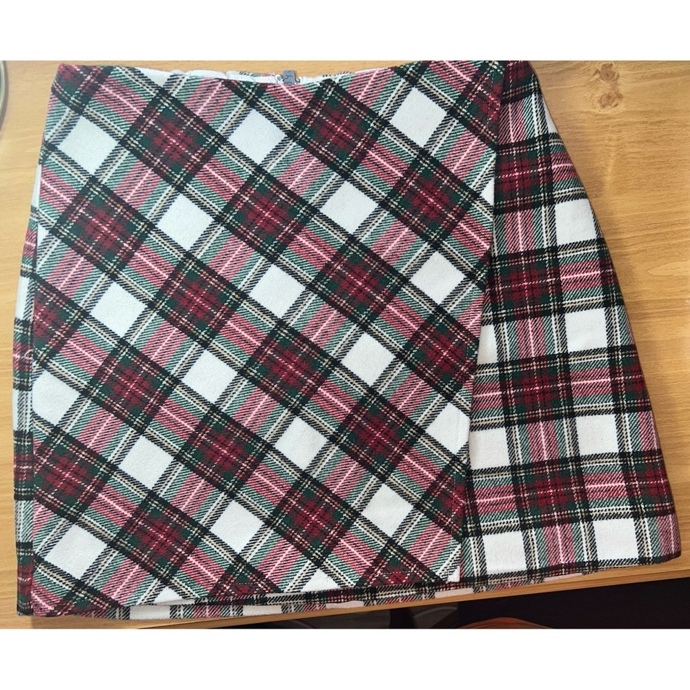 Hollister Ultra High Rise Red,‎ White & Green Plaid Size XS Flannel A-Line Skirt